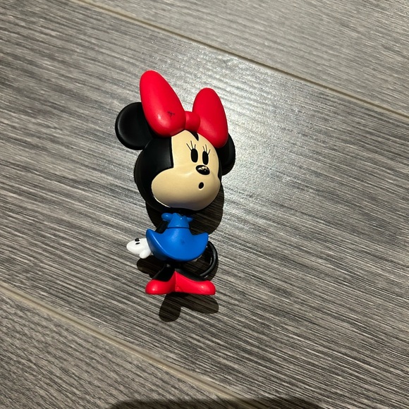 Vinyl minnie mouse figure - Picture 2 of 5